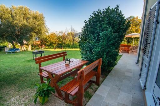 Apartments Savic تْشيرسيك نوفي المظهر الخارجي الصورة
